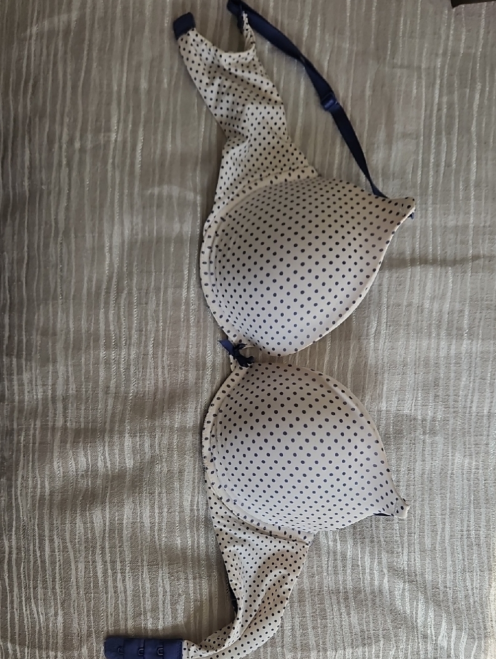 Victoria's Secret Cream Polka Dot T-Shirt Bra with Navy Accents